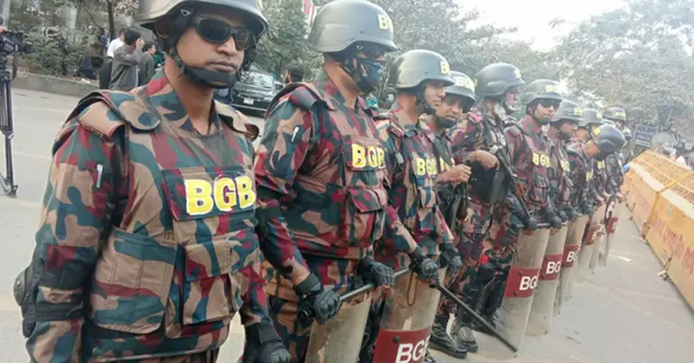ইসির সামনে মোতায়েন করা বিজিবি