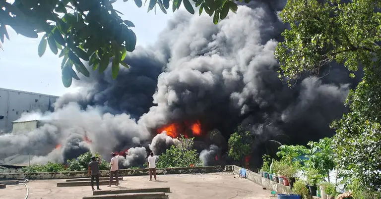 কর্ণফুলী ইপিজেডে আগুন
