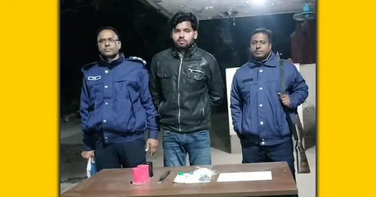 ককটেল ও বিস্ফোরক দ্রব্যসহ যুবক গ্রেপ্তার