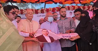ফেনীর যুবদল নেতা হারুনের পরিবারকে নতুন বাড়ি দিলেন বিএনপি চেয়ারম্যান