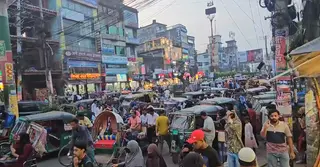 অবৈধ স্ট্যান্ড আর অনিয়ন্ত্রিত পার্কিংয়ে স্থবির ফেনী শহর