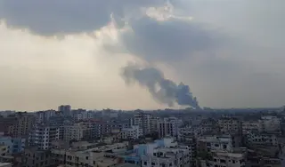 ইসলামবাগে প্লাস্টিকের গোডাউনে আগুন, নিয়ন্ত্রণে ৬ ইউনিট