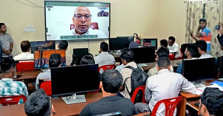 প্রশিক্ষণ কর্মসূচি উদ্বোধনকালে ফয়েজ আহমদ তৈয়্যব