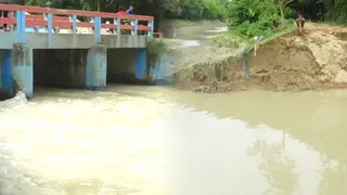 জিকে সেচ প্রকল্পের বাঁধ ভেঙে প্লাবিত শত শত একর ফসলি জমি