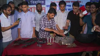 বুলেট-গুলিসহ মালামাল উদ্ধার করে সেনাবাহিনীর কাছে হস্তান্তর