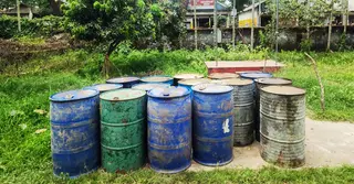 হাতিয়ায় নৌবাহিনীর অভিযানে অবৈধ মজুতকৃত ডিজেলসহ একজন আটক