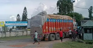 দুইদিন বন্ধের পর হিলি স্থলবন্দরের আমদানি-রপ্তানি বাণিজ্য শুরু