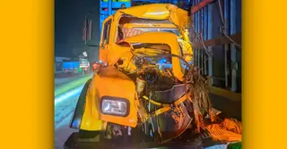 দাঁড়িয়ে থাকা ট্রাককে পেছন থকে ধাক্কা, চালকের সহকারী নিহত