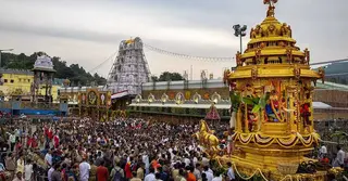 ভারতের তিরুপতি মন্দিরে ভক্তদের হুড়োহুড়িতে পদদলিত হয়ে নিহত ৬