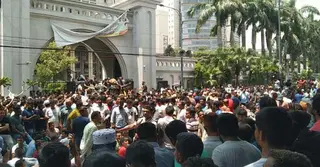 ইশরাককে মেয়র পদে বসানোর দাবিতে চলছে ‘নগর ভবন ব্লকেড কর্মসূচি’