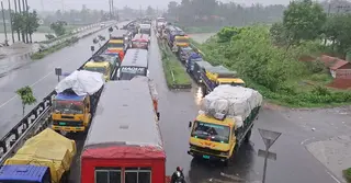 ঢাকা-টাঙ্গাইল-যমুনা সেতু মহাসড়‌কে ২৭ কি‌লো‌মিটার এলাকায় যানজট, বৃষ্টিতে ভোগান্তি