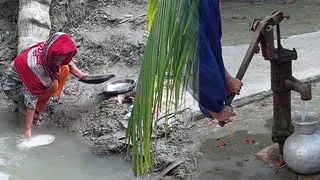 সুপেয় পানির সংকটে কাঁঠালিয়ায় বাড়ছে পানিবাহিত রোগ