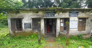 ঝালকাঠিতে জরাজীর্ণ কমিউনিটি ক্লিনিক ভবন, ঝুঁকিতে তৃণমূলের স্বাস্থ্যসেবা