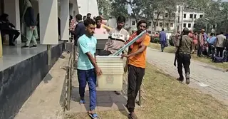 যশোরের ৮২৪টি কেন্দ্রে পাঠানো হয়েছে নির্বাচনি সরঞ্জাম