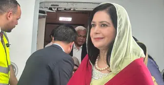 ১৭ বছর পর দেশে ফিরলেন জোবাইদা রহমান