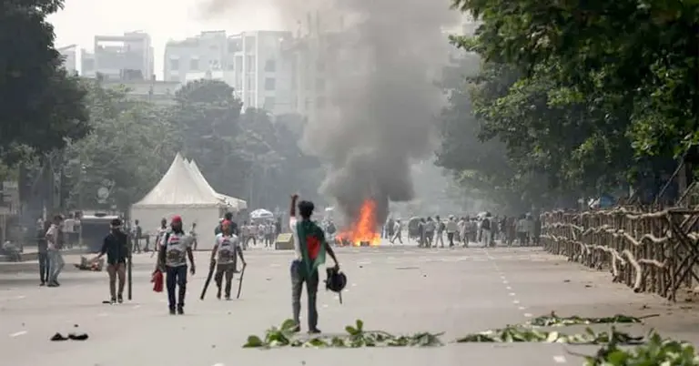 জুলাই যোদ্ধাদের সঙ্গে পুলিশের সংঘর্ষ
