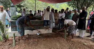 বুদ্ধিজীবী কবরস্থানে চিরনিদ্রায় তৌহিদ ইমরোজ খালিদী