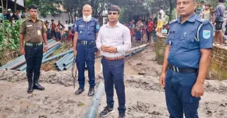 কালীগঙ্গায় অবৈধ ড্রেজার বসিয়ে মাটি উত্তোলনের দায়ে লাখ টাকা জরিমানা