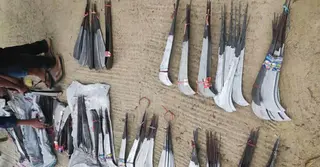 কাপ্তাইয়ে বাস তল্লাশিতে ১০০ দা উদ্ধার, চালক-হেলপার আটক