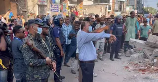 কুষ্টিয়ায় অবৈধ স্থাপনা উচ্ছেদে পৌরসভার অভিযান