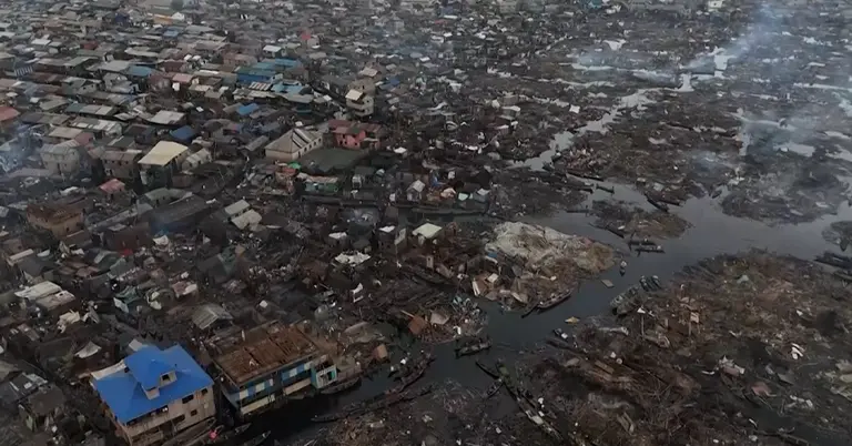 উচ্ছেদ লাগোসে ভাসমান সম্প্রদায়ের