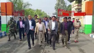 ঘোজাডাঙ্গা স্থলবন্দর পরিদর্শনে দুই দেশের প্রতিনিধি দল