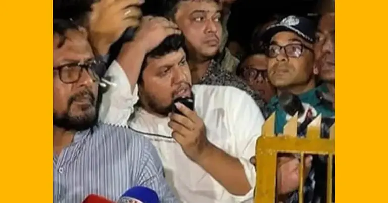 কাকরাইল মসজিদের সামনে উপদেষ্টাকে লক্ষ্য করে বোতল ছুড়ে মারা হয়