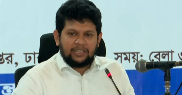 তথ্য উপদেষ্টা মাহফুজ আলম