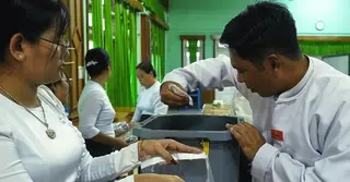 মিয়ানমার নির্বাচনের আংশিক ফলে এগিয়ে জান্তা-সমর্থিত দল