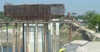 শিবচর-মাদারীপুরের ৪ সেতুর নির্মাণকাজ স্থবির; প্রকল্পের নামে এলজিইডির ‘খামখেয়ালিপনা’