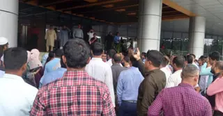 এনইআইআর সংস্কারের দাবিতে মোবাইল ব্যবসায়ীদের বিটিআরসি ভবন ঘেরাও