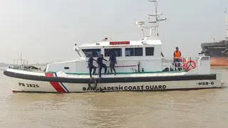 মোংলায় দুই জাহাজের সংঘর্ষে নিখোঁজ জেলে উদ্ধারে কোস্ট গার্ড