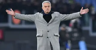 সান্তিয়াগো বার্নাব্যুতে ডাগ আউটে আসছেন হোসে মৌরিনিও