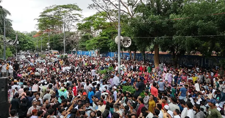 ইশরাক হোসেনের কর্মী-সমর্থকদের ব্লকেড কর্মসূচি