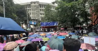 নিয়োগপত্রের দাবিতে শাহবাগে সহকারী শিক্ষক পদে সুপারিশপ্রাপ্তদের অবস্থান কর্মসূচি