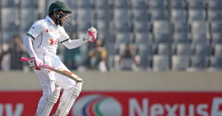 ১৪৭ বছরের টেস্ট ক্রিকেট ইতিহাসে মুশফিকই মাত্র ১১তম ব্যাটার