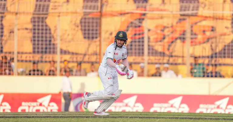 ব্যাট হাতে মুশফিকুর রহিম