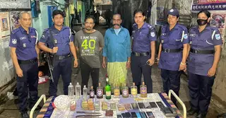 নারায়ণগঞ্জে যৌথবাহিনীর অভিযানে দেশিয় অস্ত্রসহ আটক ২