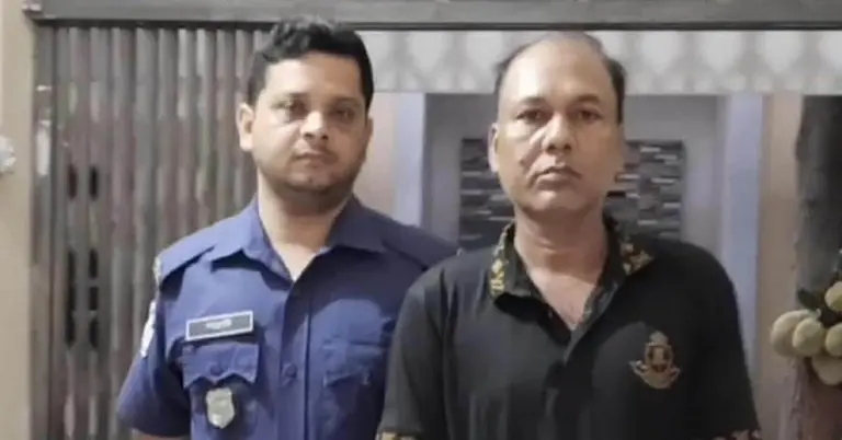 বাবাকে মারধরের অভিযোগে গ্রেপ্তার ছেলে