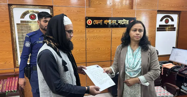 মনোনয়ন প্রত্যাহার ফরম জমা দিচ্ছেন প্রার্থীরা