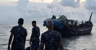 বঙ্গোপসাগরে ভাসমান ট্রলারসহ ২৬ জেলেকে উদ্ধার করেছে নৌবাহিনী