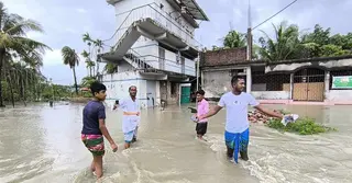 বৃষ্টি ও জোয়ারের পানিতে নোয়াখালীতে দুর্ভোগ-আতঙ্ক