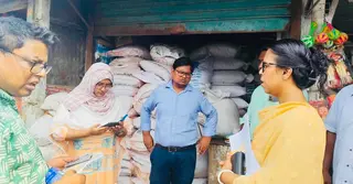 ঈশ্বরগঞ্জে ৬৩৬ বস্তা সার মজুত; বিক্রেতার এক মাসের জেল ও অর্থদণ্ড