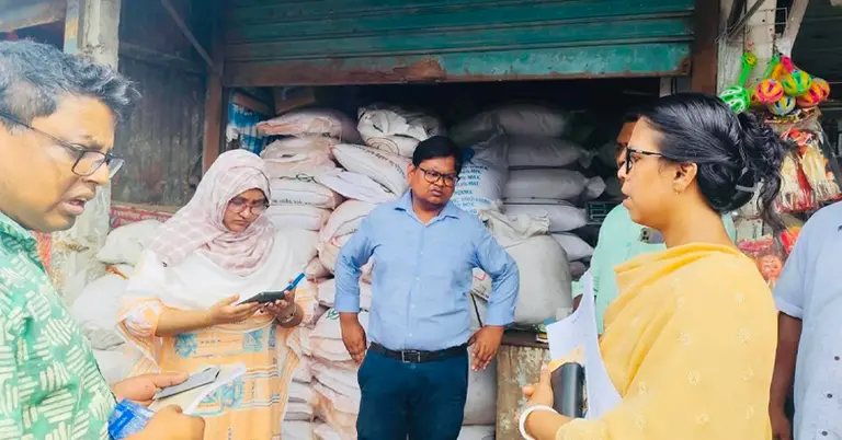 অভিযান পরিচালনা করছেন ভ্রাম্যমাণ আদালত
