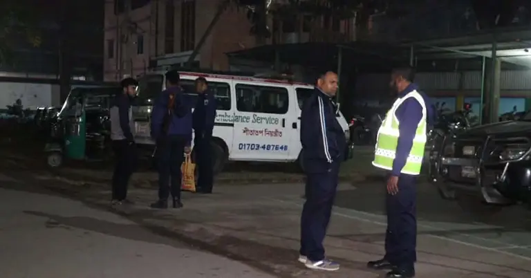 থানায় পুলিশ সদস্যরা