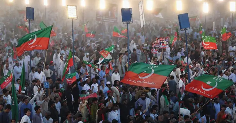 ইমরান খানের মুক্তির দাবিতে বিক্ষোভ