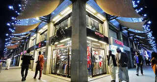 জ্বালানি সংকট: পাকিস্তানে দোকানপাট ও শপিংমল বন্ধের নতুন নির্দেশনা