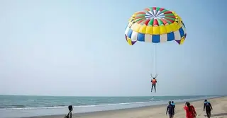 কক্সবাজারে প্যারাসেইলিং করতে গিয়ে এক পর্যটকের মৃত্যু