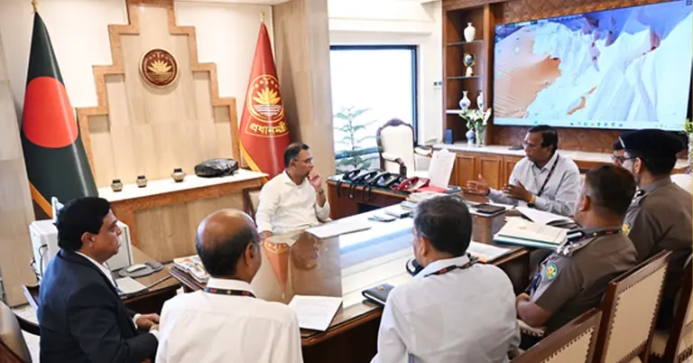 প্রধানমন্ত্রীর কার্যালয়ে অনুষ্ঠিত বৈঠক