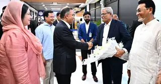 প্রথম বিদেশ সফর শেষে দেশে ফিরেছেন প্রধানমন্ত্রী
